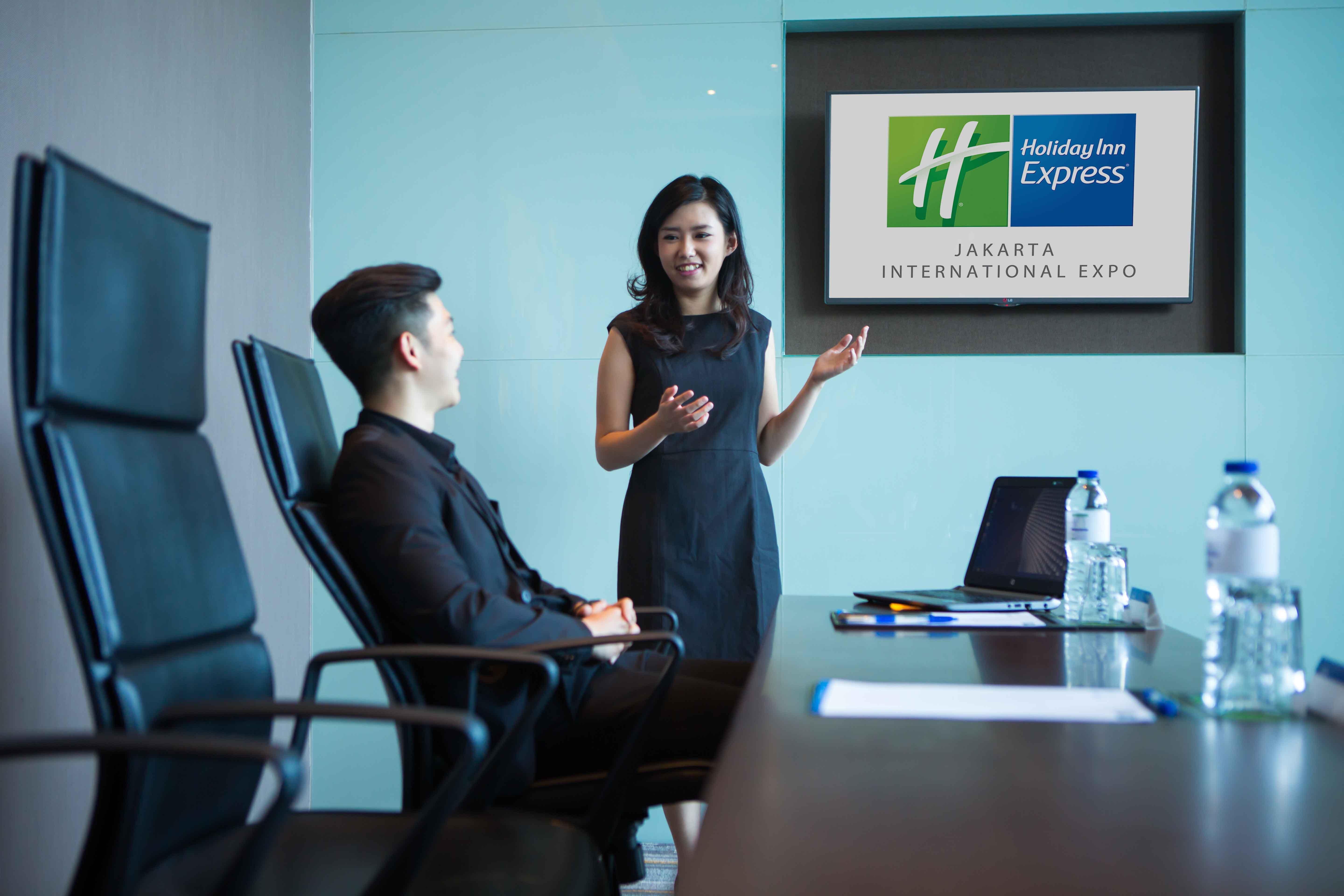Holiday Inn Express Jakarta International Expo By Ihg Exteriér fotografie