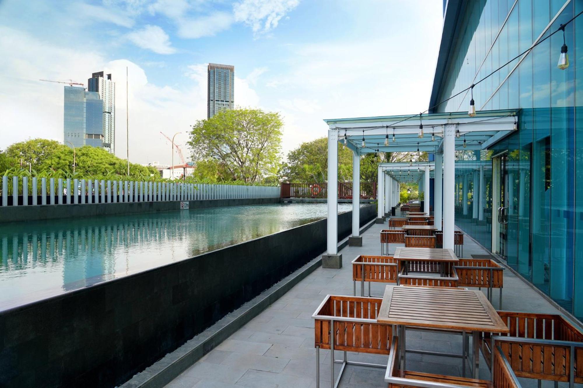 Holiday Inn Express Jakarta International Expo By Ihg Exteriér fotografie